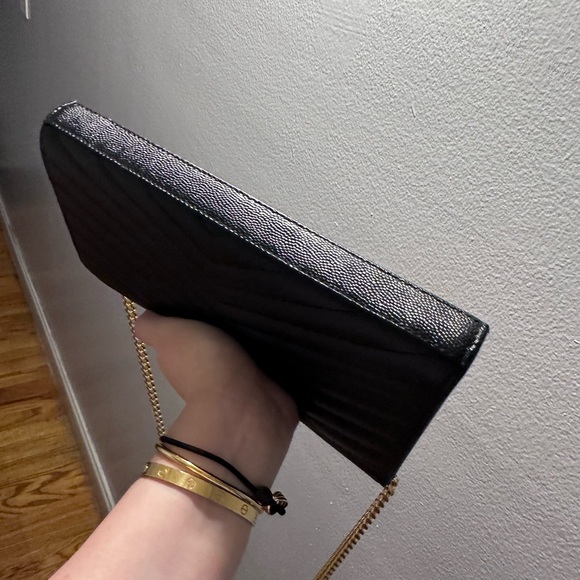 YSL black chevron Cassandra quilted grained calfskin small envelope bag - Picture 9 of 16